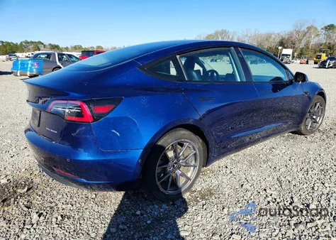 2022 Tesla Model 3 z USA, uszkodzony, nr VIN 5YJ3E1EBXNF152021